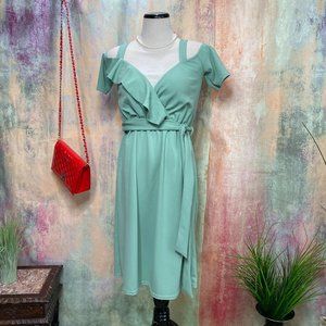 NWT 📌 Boohoo Petite Plunge Ruffle Belt Midi Dress